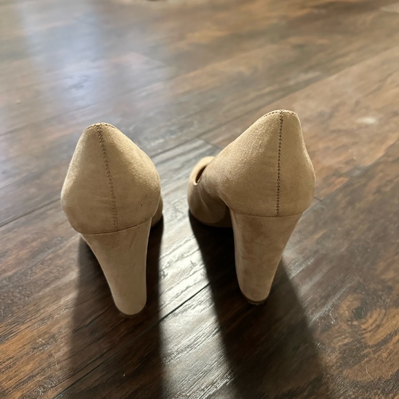 Express Heels - Picture 3 of 5